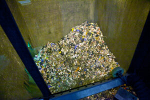 Bunkier na śmieci w spalarni odpadów w szwedzkim mieście Karlskoga. Fot. Newsbar.pl