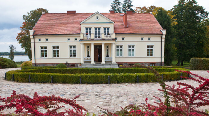 Dwór w Jełmuniu